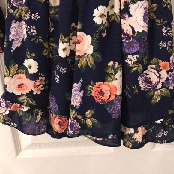 Honey Punch floral romper - Picture 4 of 4